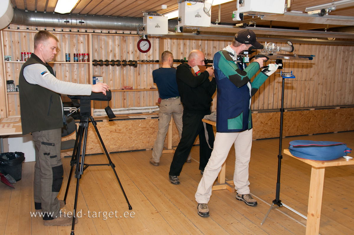 Kohtuniku rollis Meelis Kurvits